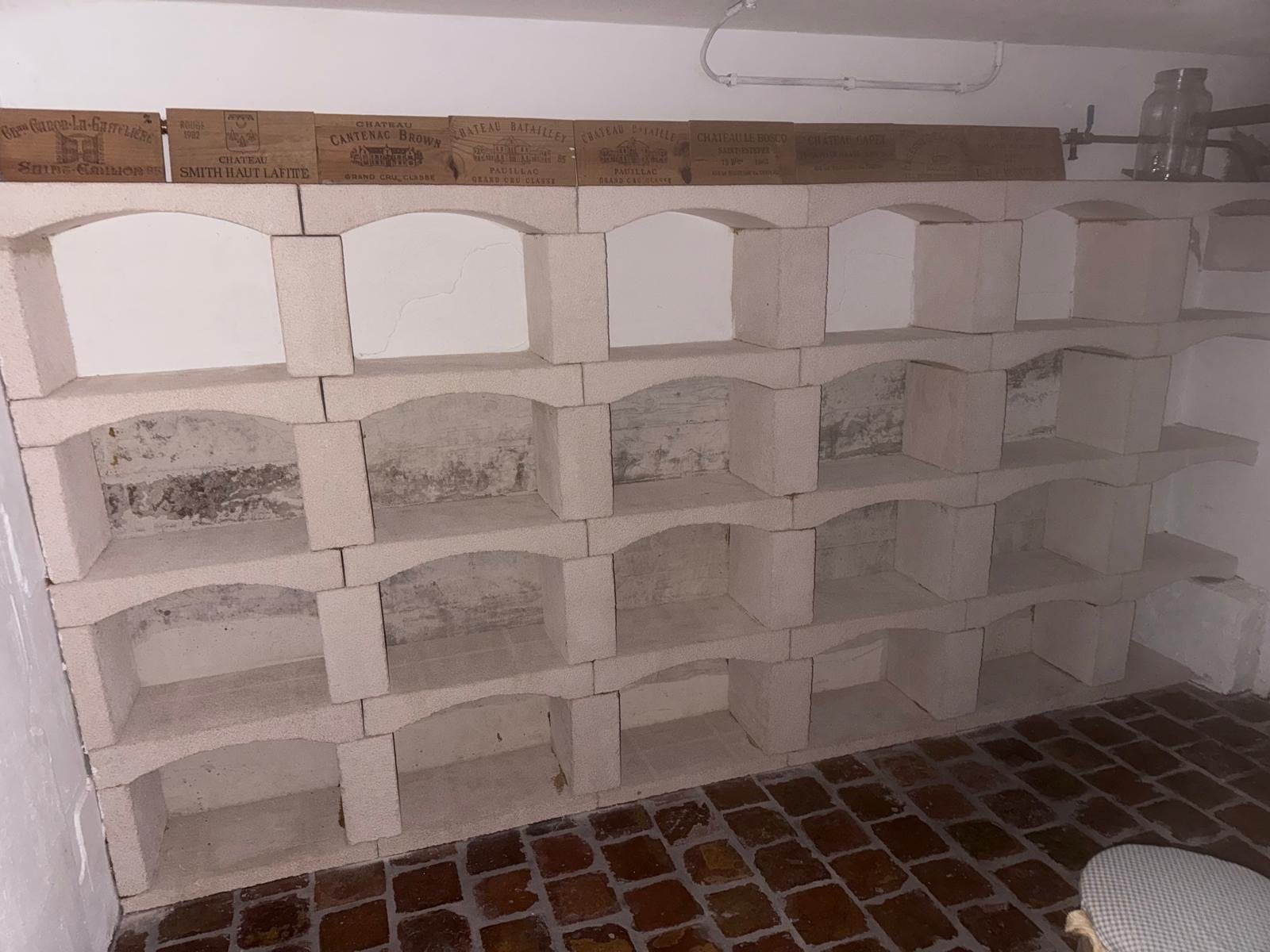 Robuust betonnen wijnrek - Ideaal voor wijnkelder, Overige materialen, Gebruikt, Ophalen of Verzenden, 25 flessen of meer
