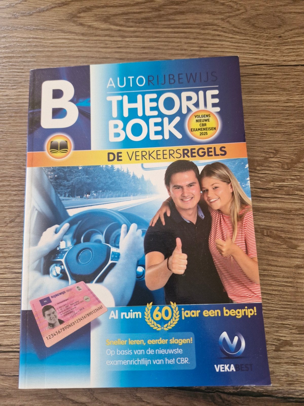 Autorijbewijs B Theorieboek - De Verkeersregels, Boeken, Ophalen of Verzenden, Zo goed als nieuw, Overige niveaus, VekaBest