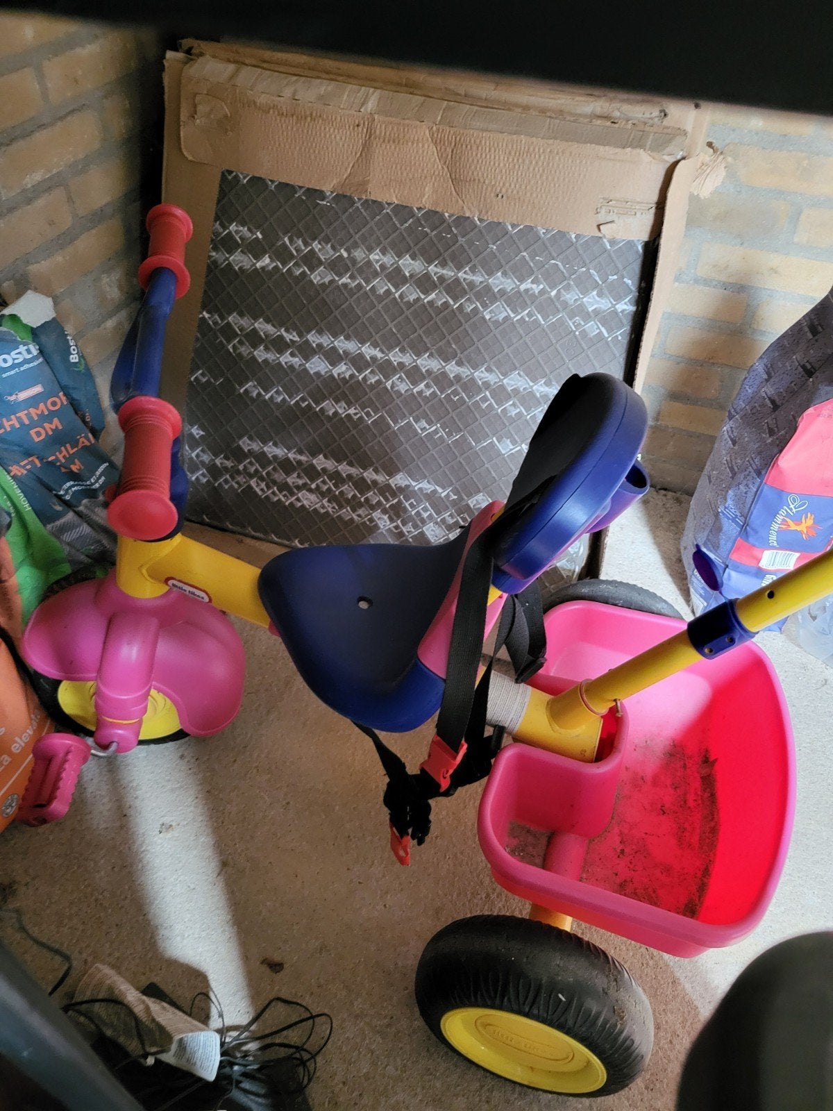 Little Tikes driewieler met duwstang en mandje, Fietsen en Brommers, Fietsen | Driewielers, Ophalen, Terugtraprem, Little Tikes