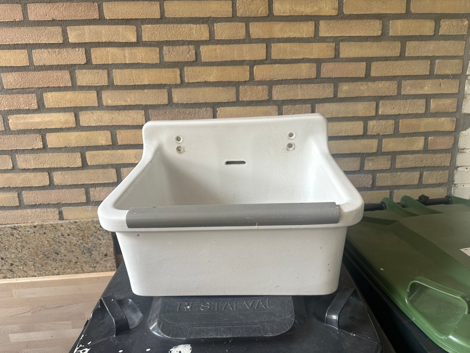 Keramische wasbak als plantenbak, Ophalen, Gebruikt, Steen, 40 cm of meer