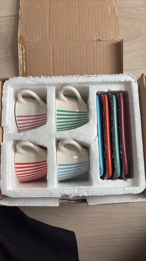 Vintage espresso kopjes Yves Rocher, Huis en Inrichting, Keuken | Servies, Ophalen, Nieuw