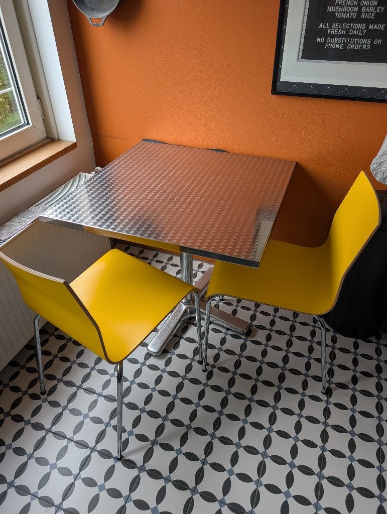 Eettafel met twee stoelen 80x80 cm, Ophalen, Gebruikt, 50 tot 100 cm, 50 tot 100 cm