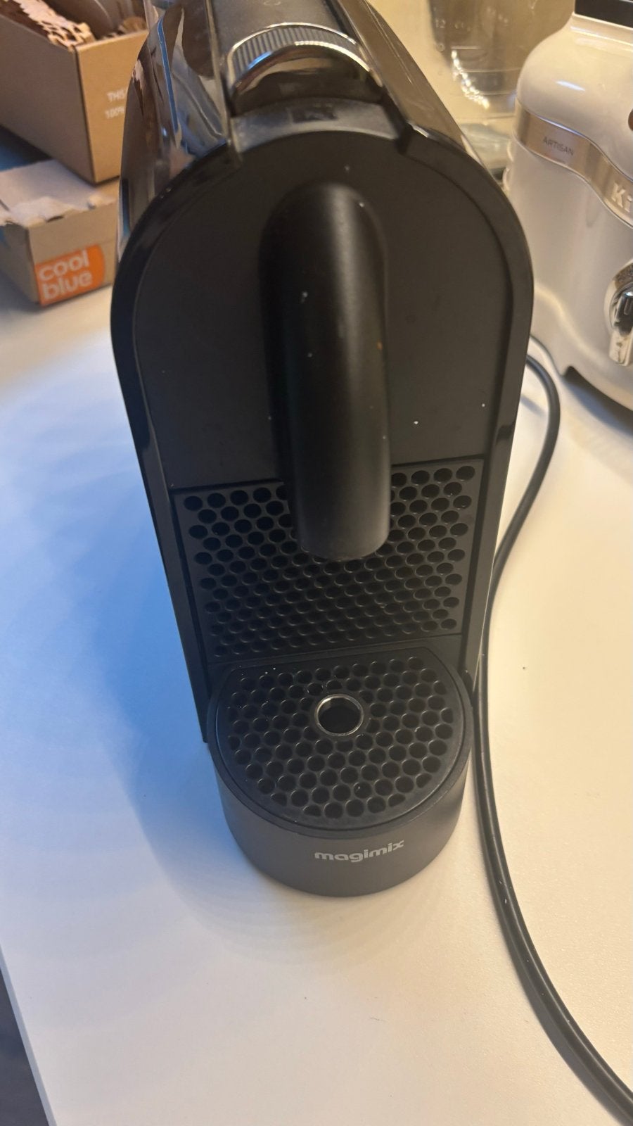 Nespresso machine met lek - voor onderdelen of reparatie, Espresso apparaat, Ophalen of Verzenden, Niet werkend, Koffiepads en cups