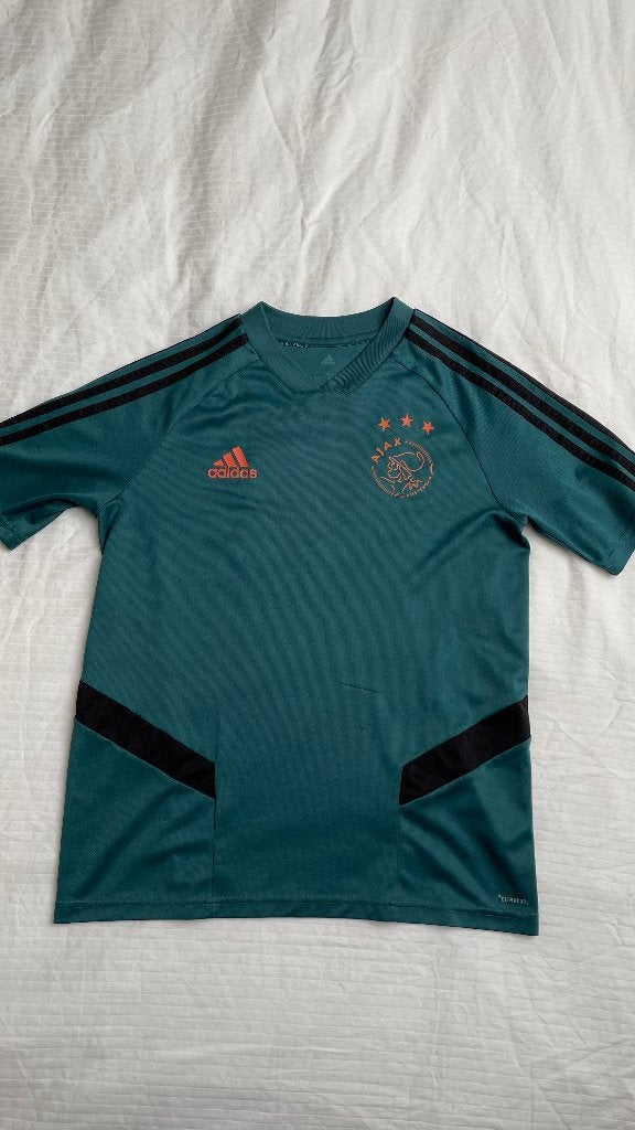 Ajax shirt + short trainingsbroek maat 164, Ajax, Gebruikt, Jongen of Meisje, Ophalen of Verzenden