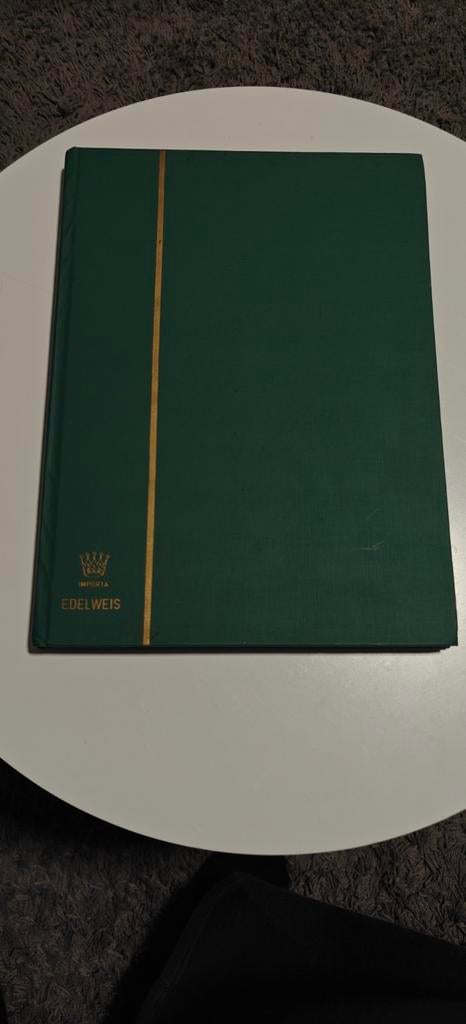 Postzegelverzameling in Importa Edelweis album, Postzegels en Munten, Postzegels | Volle albums en Verzamelingen, Ophalen of Verzenden