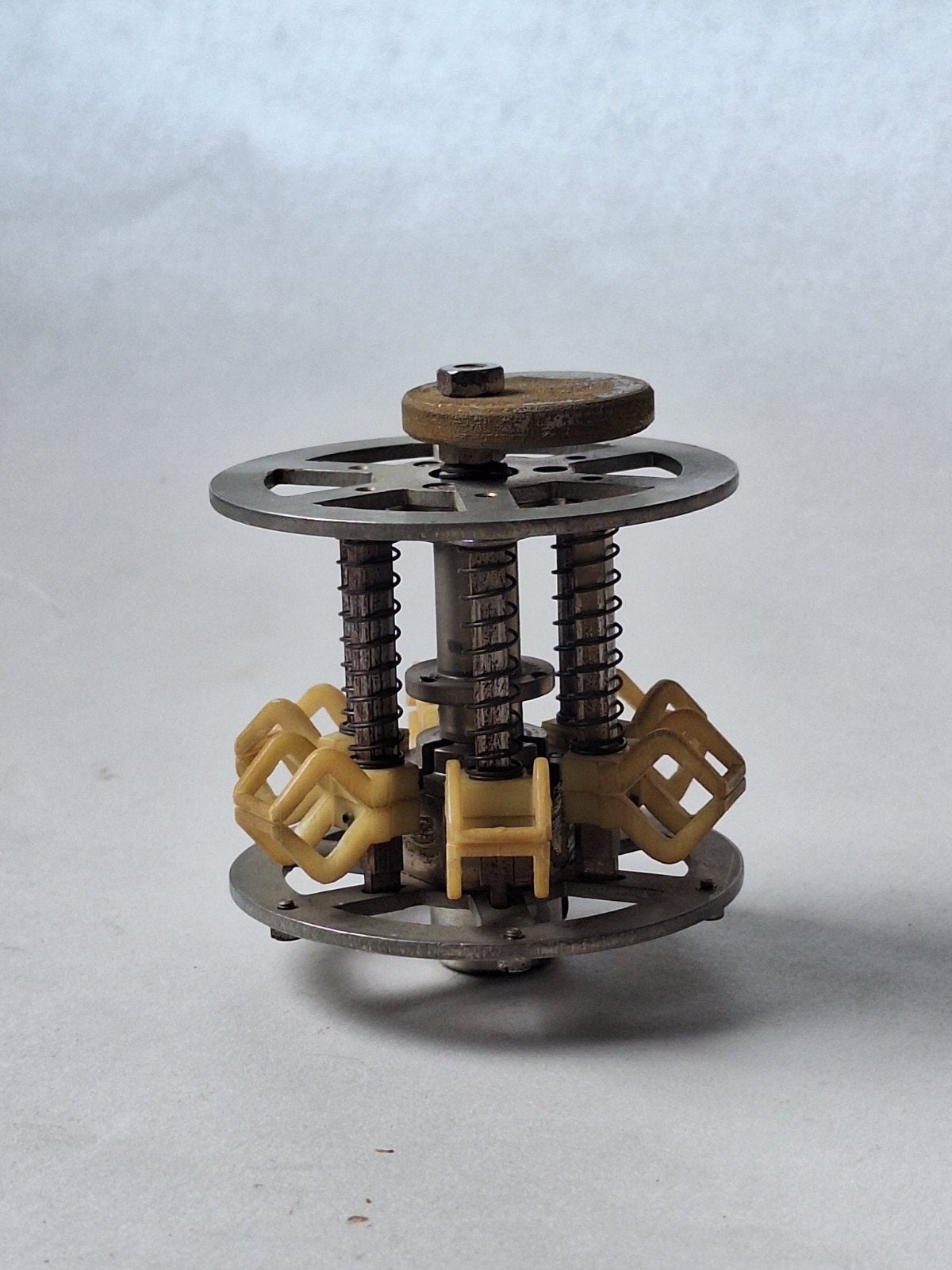 Watch movement holder for Elma cleaning machine, Antiek en Kunst, Antiek | Gereedschap en Instrumenten, Ophalen of Verzenden