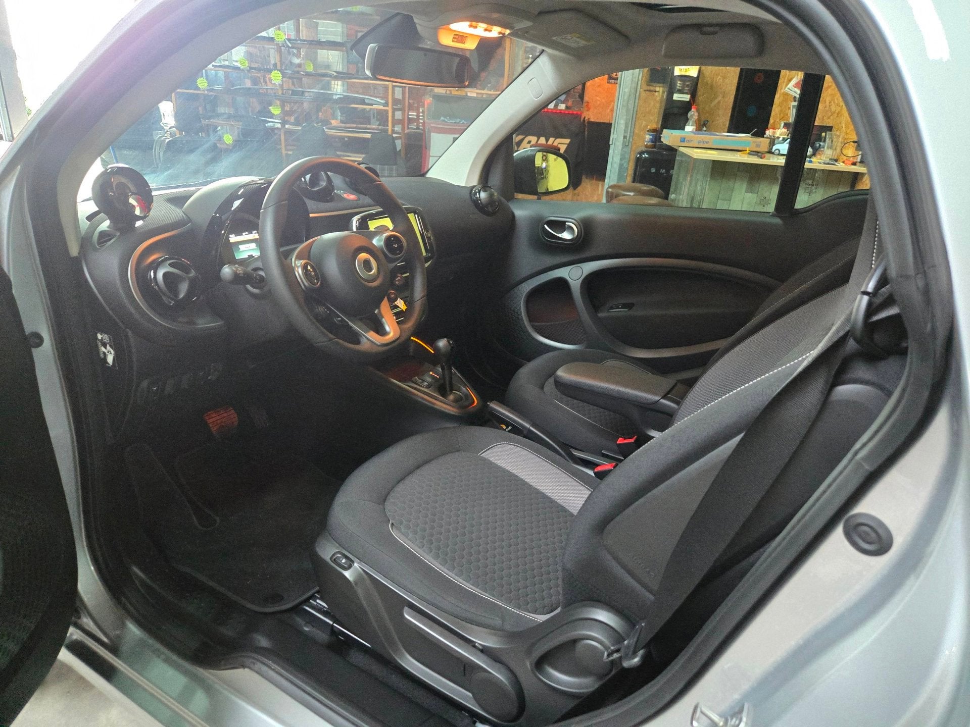 Foto 11 van Smart Fortwo EQ Comfort PLUs - 2024 ! - Winterpakket met sto