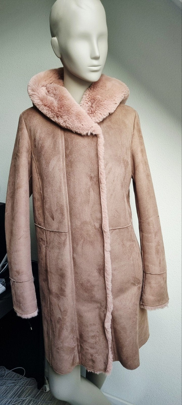 MARCCAIN stijlvolle jas v imitatiebont. Knielengte. NIEUW, Overige kleuren, Nieuw, Ophalen of Verzenden, Maat 36 (S)
