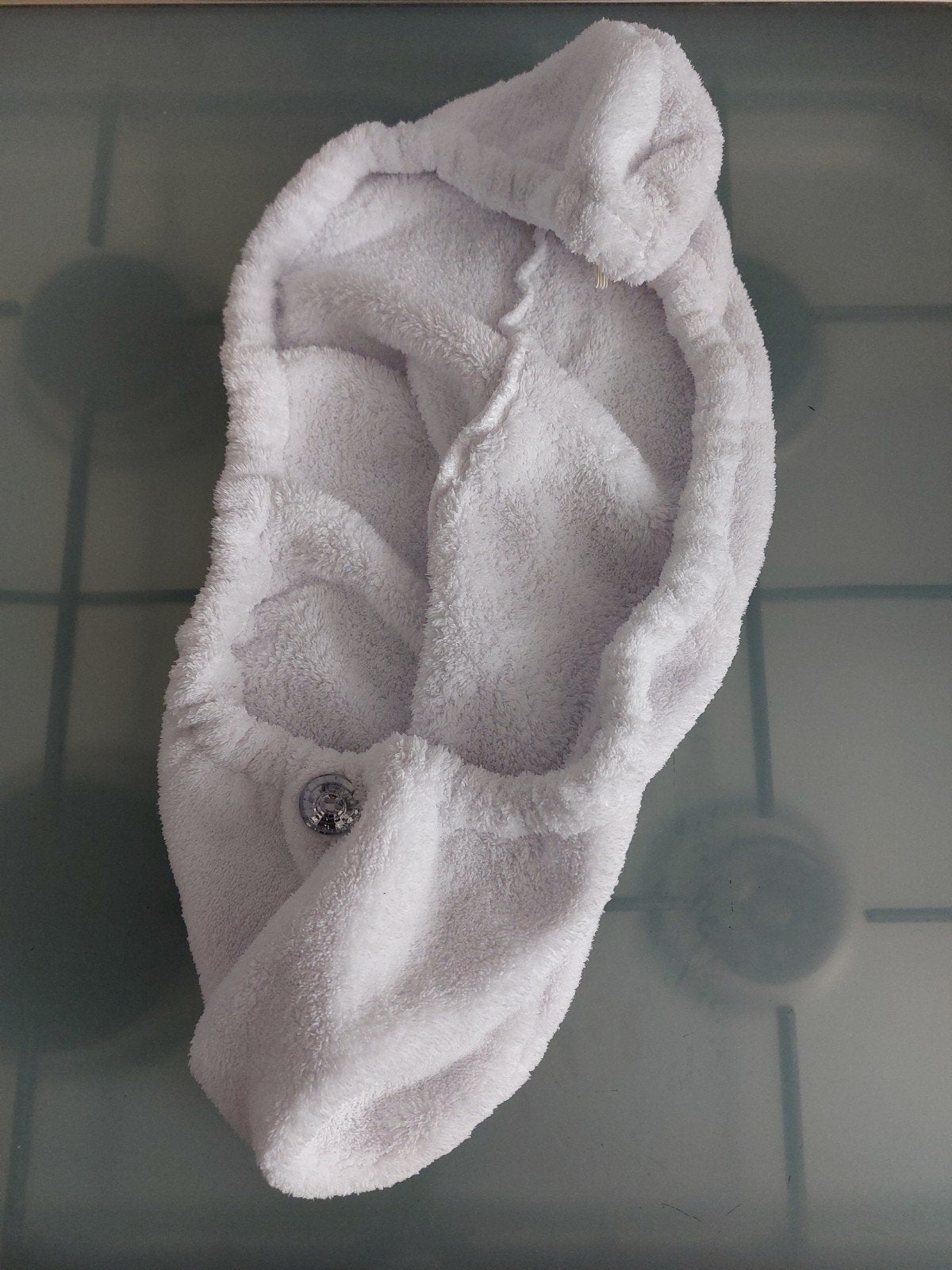 Witte microvezel haarhanddoek met knoopsluiting, Ophalen, Zo goed als nieuw, Overige typen