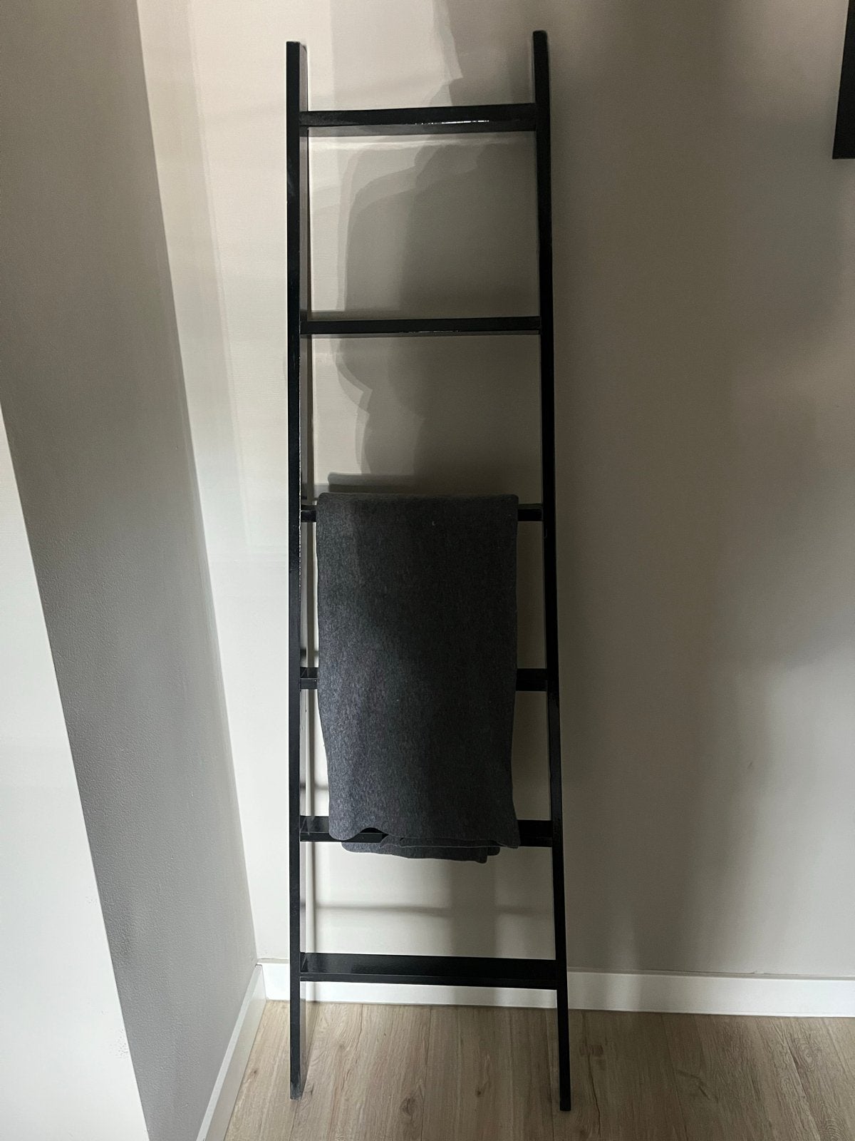 Decoratieve trap - Zwart hout, Huis en Inrichting, Ophalen, Hout, Zwart, Zo goed als nieuw