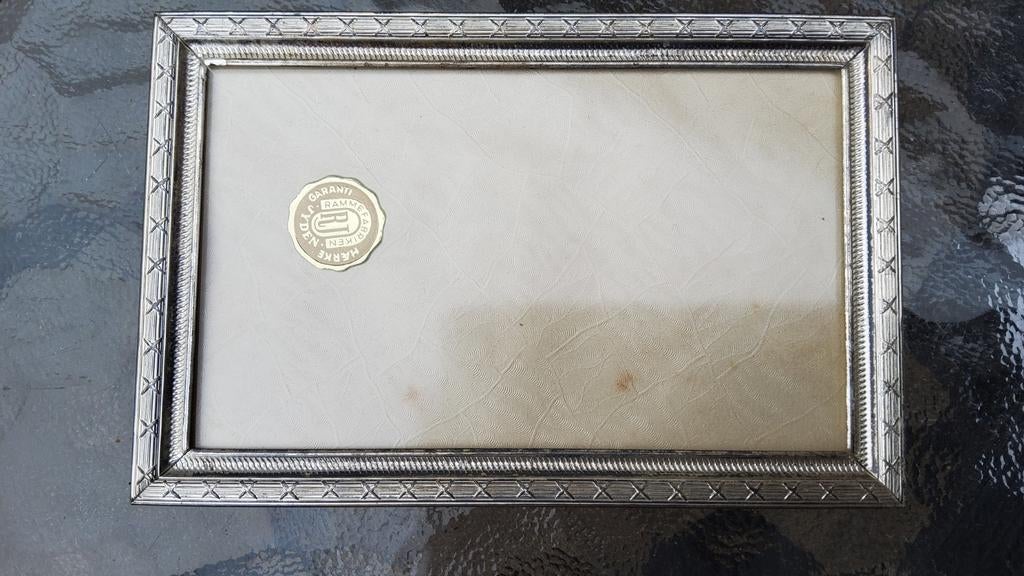 Klein antiek zilver kleur fotolijst gemerkt Jyden breed rand, Antiek en Kunst, Ophalen of Verzenden