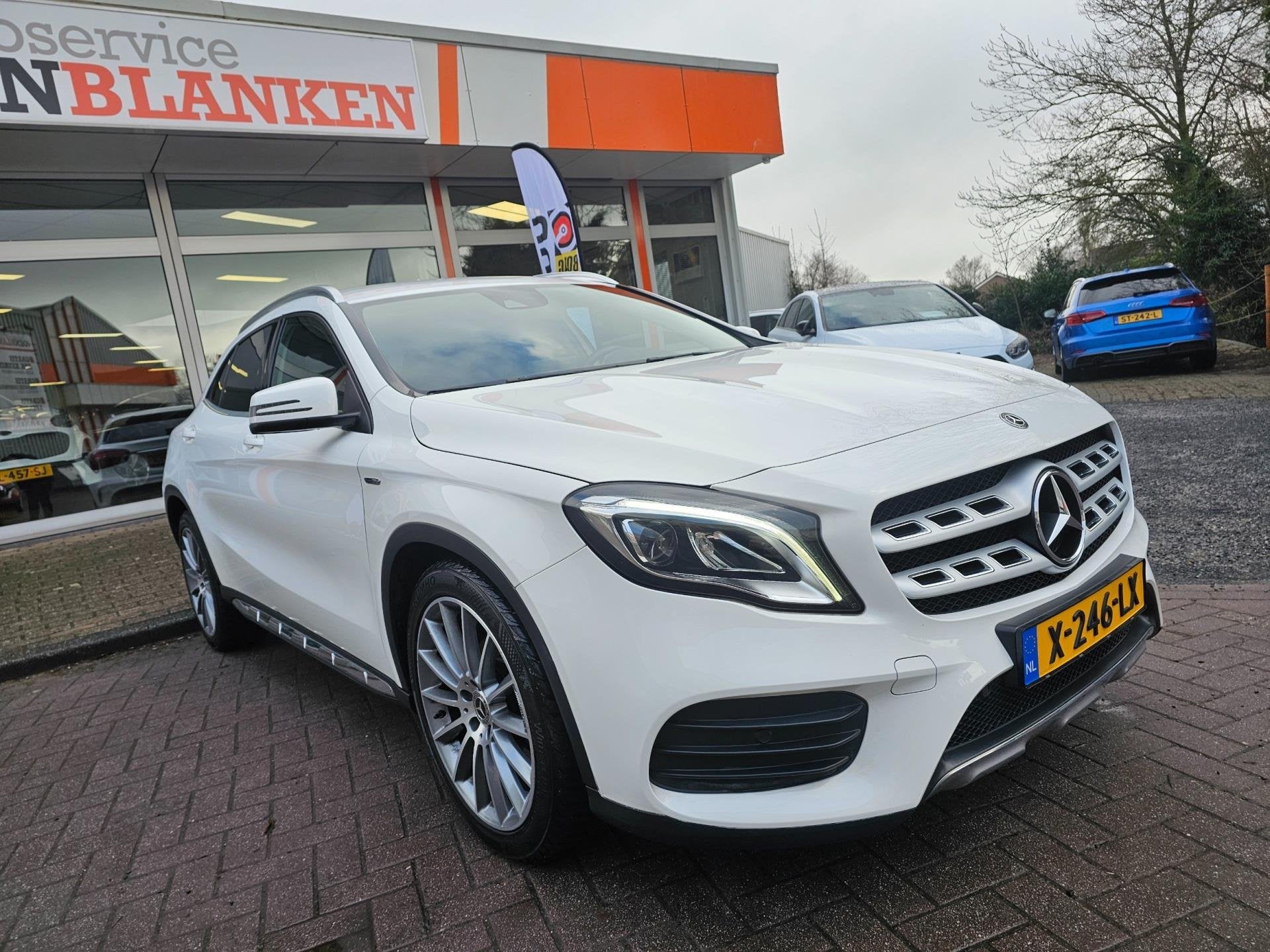 Mercedes-Benz GLA-klasse 200 AMG Business Solution Automaat, Auto's, Dealer onderhouden, Gebruikt, 715 kg, Wit