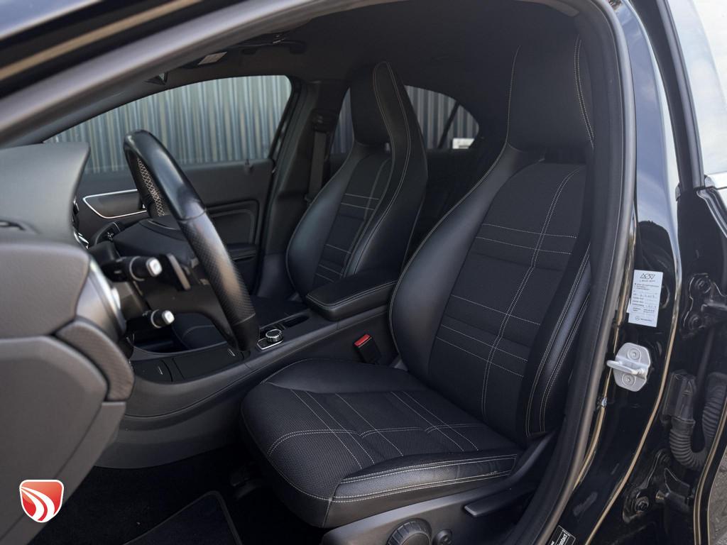 Mercedes-Benz A-klasse 180 Ambition 123pk Camera | Navi | Tr, Gebruikt, 4 cilinders, Zwart, Onderhoudsboekje