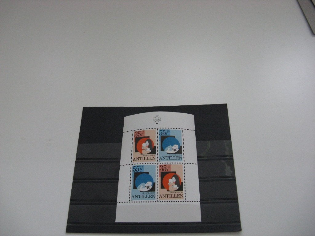 Nederlandse antillen blok kinderzegels jaar 1981, Postzegels en Munten, Ophalen of Verzenden, Postfris