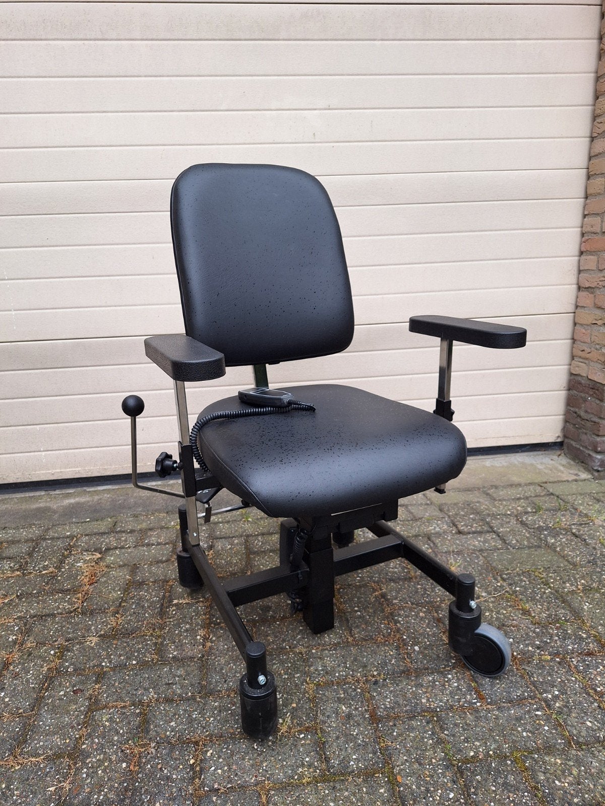 Nieuwe trippelstoel 9004 Mondo, Ophalen, Elektrische rolstoel