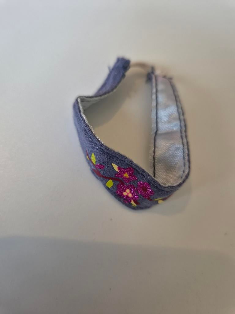 136 Barbie riem met bloemen, Verzamelen, Poppen, Ophalen of Verzenden