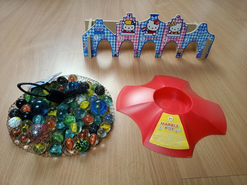 500 gram knikkers met knikkerpotje en knikkerpoort, Ophalen, Nieuw, Jongen of Meisje