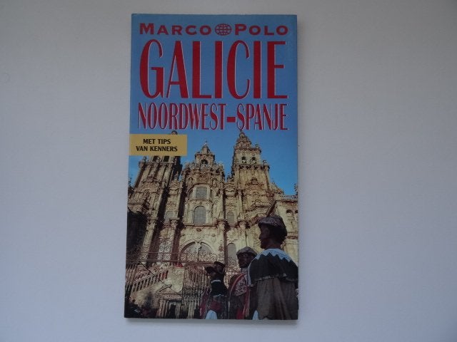 Galicie, noordwest Spanje ; marco polo reisgids, Gelezen, Europa, Ophalen of Verzenden, Reisgids of -boek