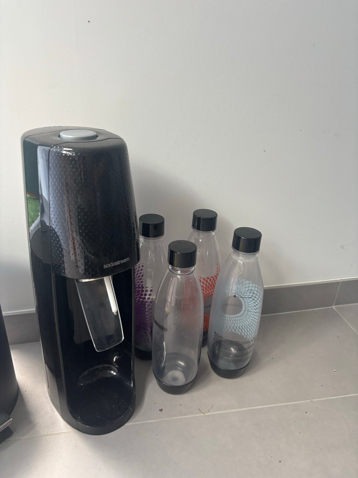 Sodastream met 4 flessen en nieuw patroon, Ophalen, Gebruikt