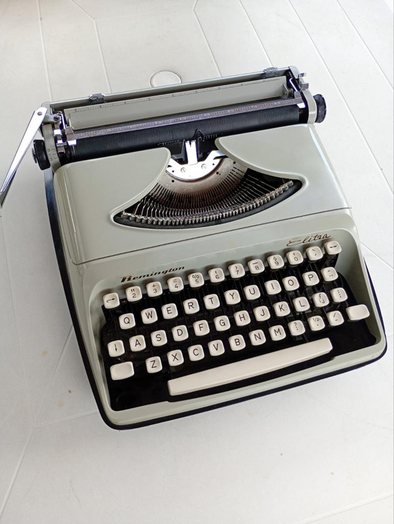 Oude Remington Elita typemachine, Diversen, Typemachines, Ophalen