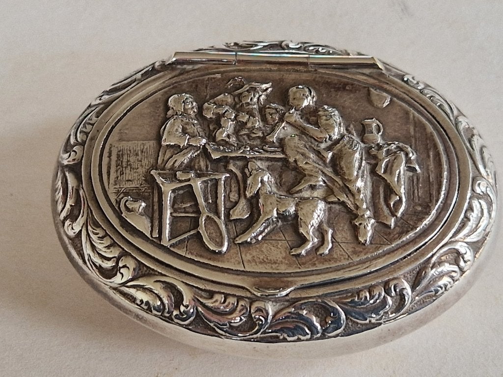 Klein vintage decoratief verzilverd snuifdoosje., Ophalen of Verzenden