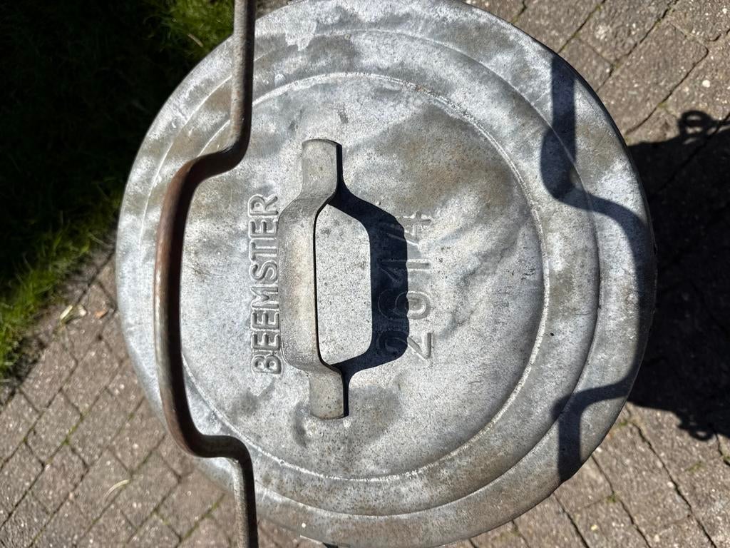 Metalen emmer met deksel, merk Beemster, Ophalen