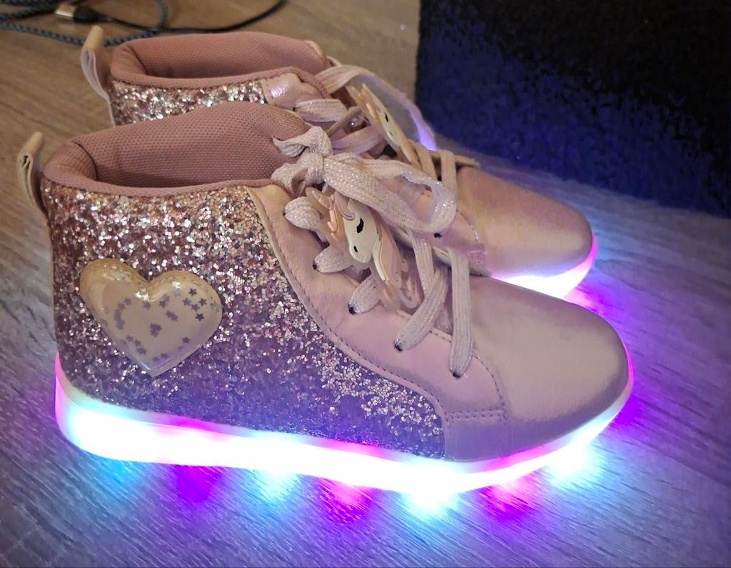 Meisjes sneakers maat 33/34 - Zo goed als nieuw, Kinderen en Baby's, Kinderkleding | Schoenen en Sokken, Ophalen of Verzenden