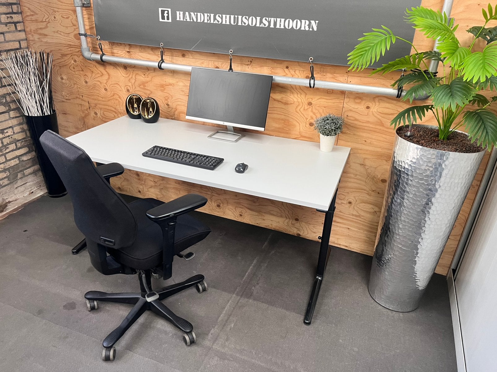 Bureau Ahrend (160/80cm), Ophalen, 160 cm, In hoogte verstelbaar, Metaal