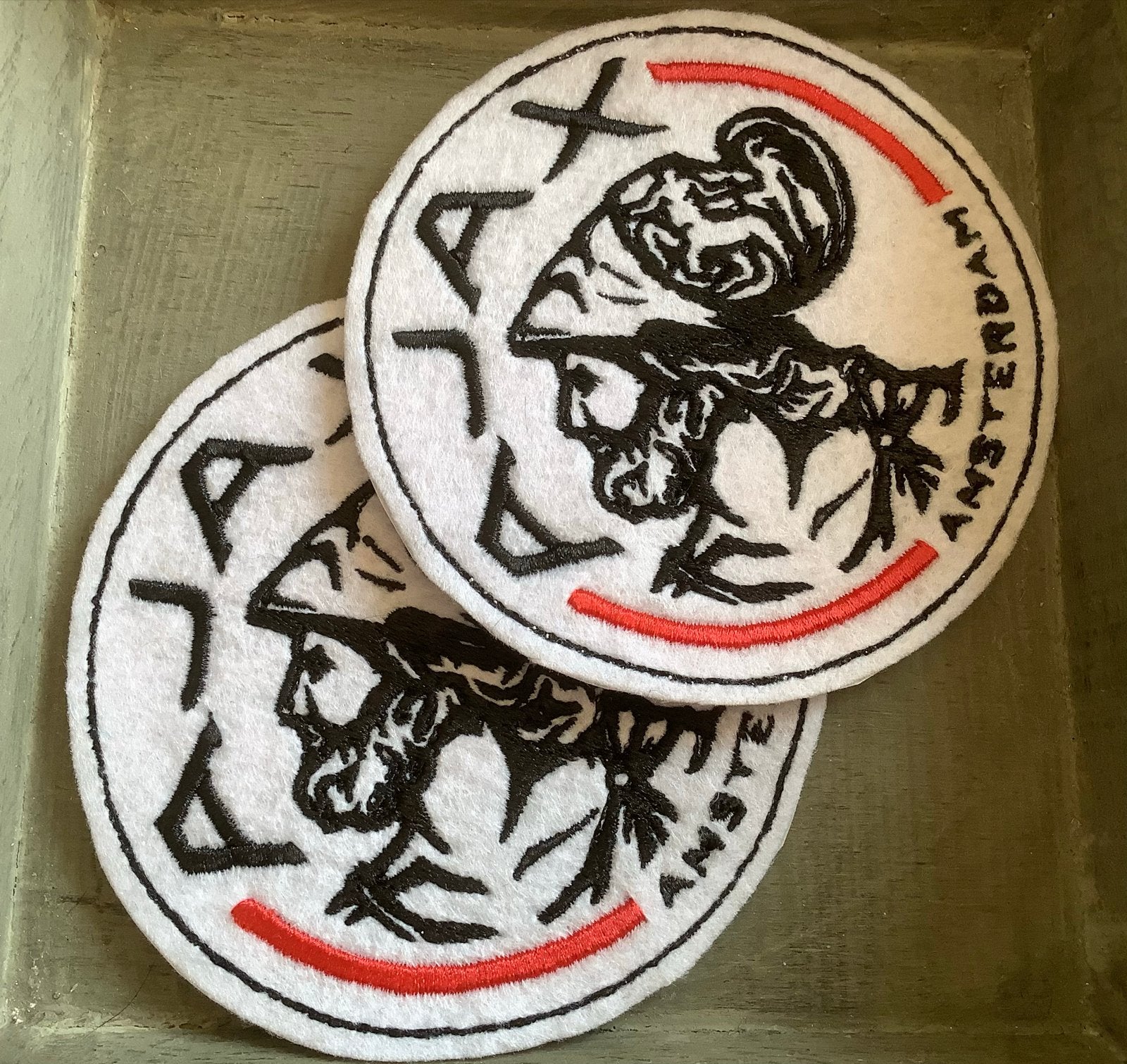 Geborduurd Ajax logo - 9 cm, Hobby en Vrije tijd, Ophalen of Verzenden, Nieuw
