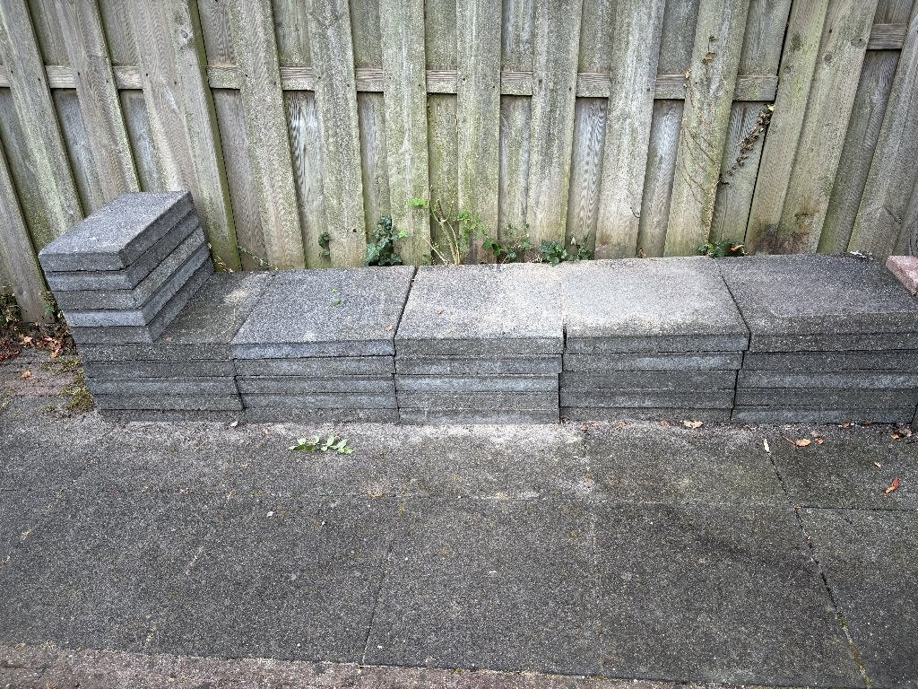 GRATIS! Partij van 21 antraciet/grijs Tuintegels 50x50x6cm, Ophalen, Gebruikt, 10 m² of meer, Beton