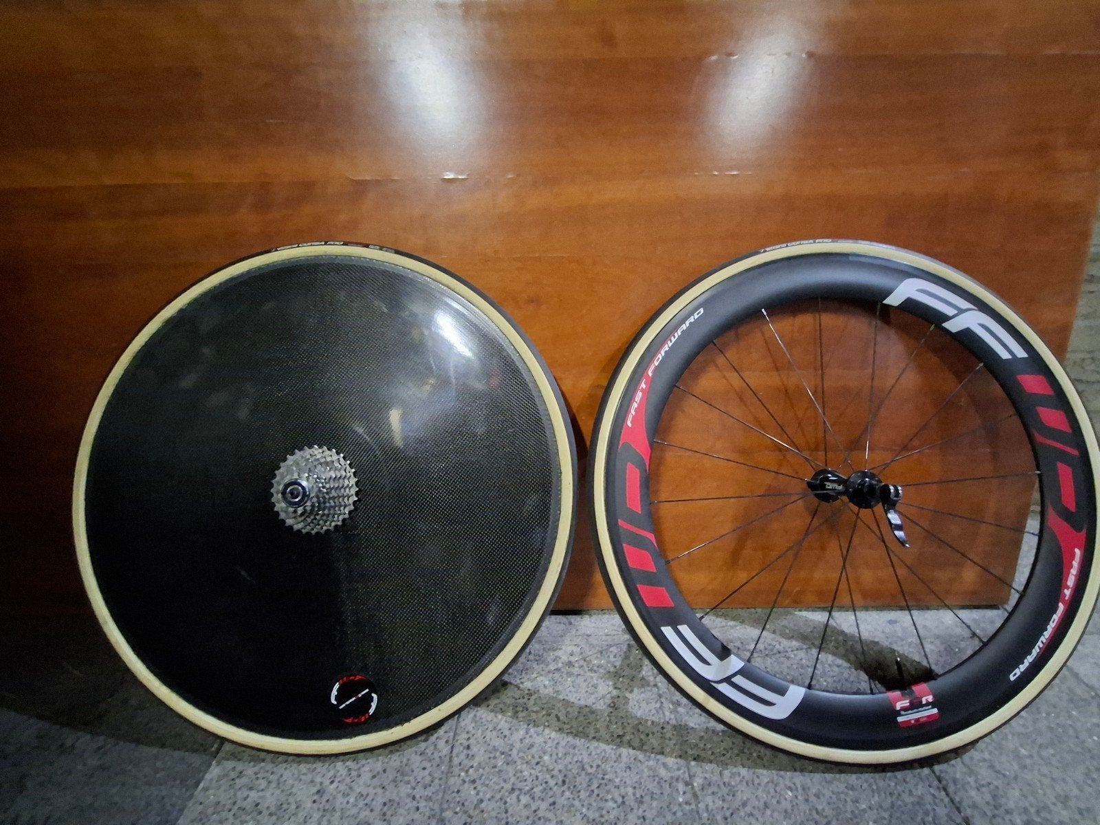 Tijdrit wielset carbon dicht wiel 60mm voorwiel ffwd, Carbon, Ophalen, Wiel, FFWD