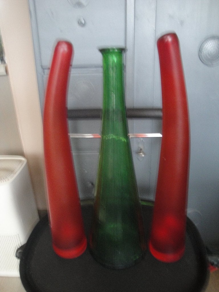 3 VAZEN van Dikker Glas, Nieuw en in Kleur. Rood en Groen., Nieuw, Ophalen of Verzenden, Glas, 40 cm
