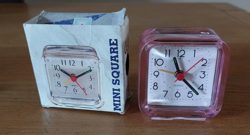 Roze mini wekker, analoog, Witgoed en Apparatuur, Wekkers, Zo goed als nieuw, Analoog, Ophalen