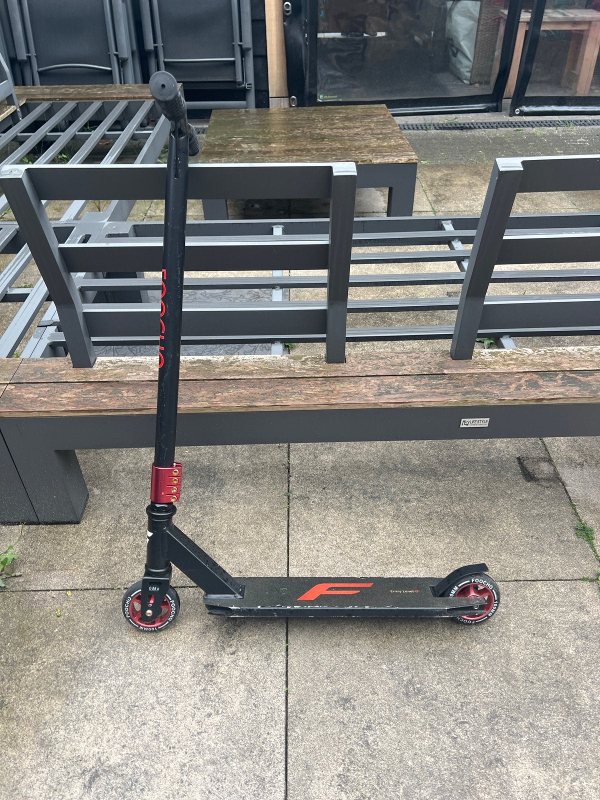 Fooccho Stuntstep - Zwart met rode accenten, Fietsen en Brommers, Ophalen, Gebruikt, Gewone step