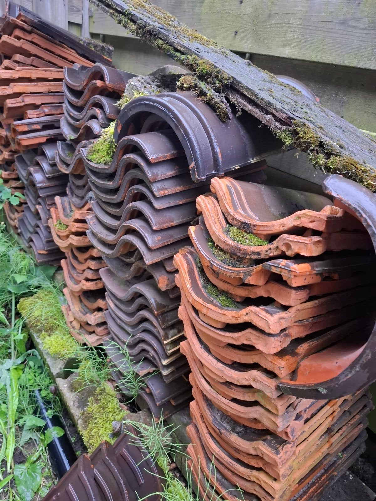OVH Dakpannen - Bruin, ca. 500 stuks, Doe-het-zelf en Verbouw, Dakpannen en Dakbedekking, Ophalen, Gebruikt, 15 m² of meer, Dakpannen