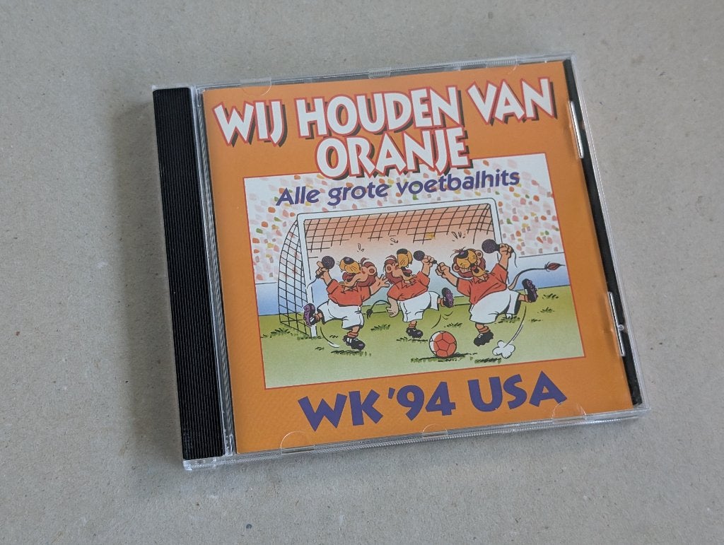 WK94 USA: Wij houden van Oranje, alle grote voetbalhits (CD), Ophalen of Verzenden, Zo goed als nieuw, Levenslied of Smartlap