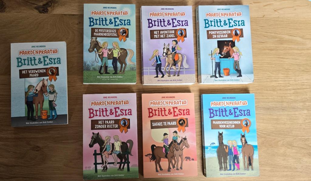 Britt & Esra boeken - Paardenpraat TV (diverse titels), Ophalen of Verzenden, Zo goed als nieuw, Joke Reijnders, Fictie