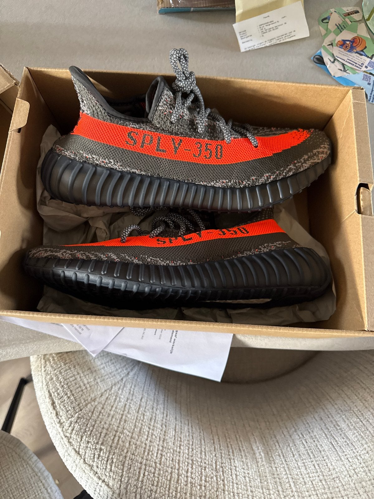 Adidas Yeezy Boost 350 V2 Beluga 2.0 - Nieuw met aankoopbon, Ophalen of Verzenden, Nieuw, Overige kleuren, Sneakers of Gympen