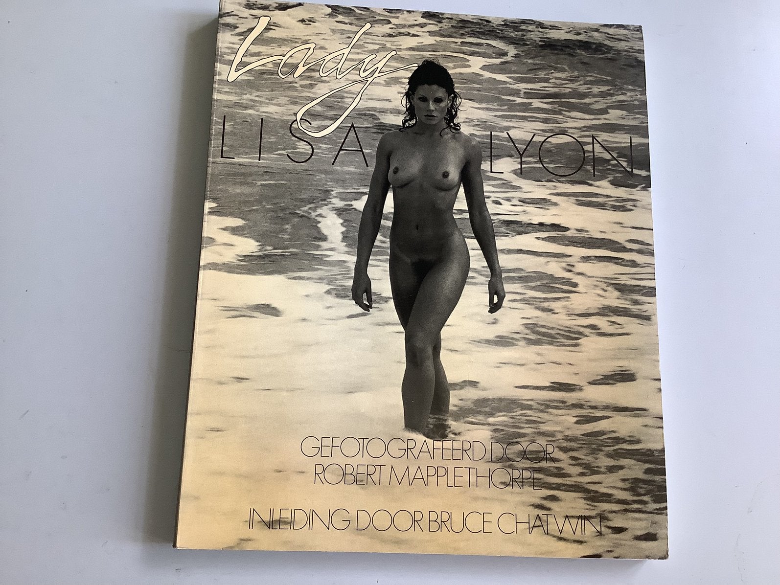 LADY LISA LYON. - Foto's ROBERT MAPPLETHORPE., Ophalen of Verzenden, Gelezen, Fotografen
