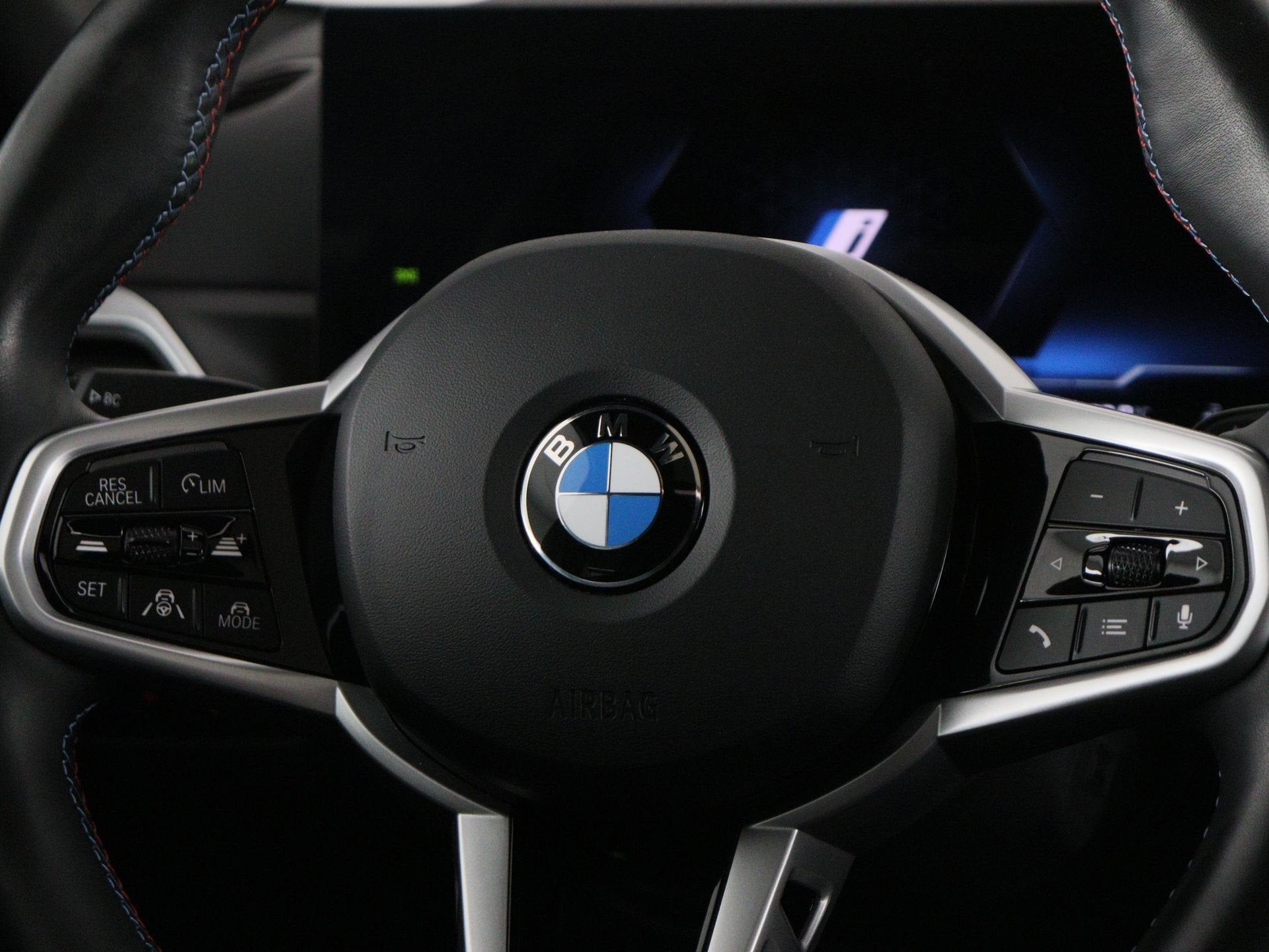 BMW i4 M60 (bj 2026, automaat), Auto's, Dealer onderhouden, Gebruikt, Met garantie (alle), 601 pk