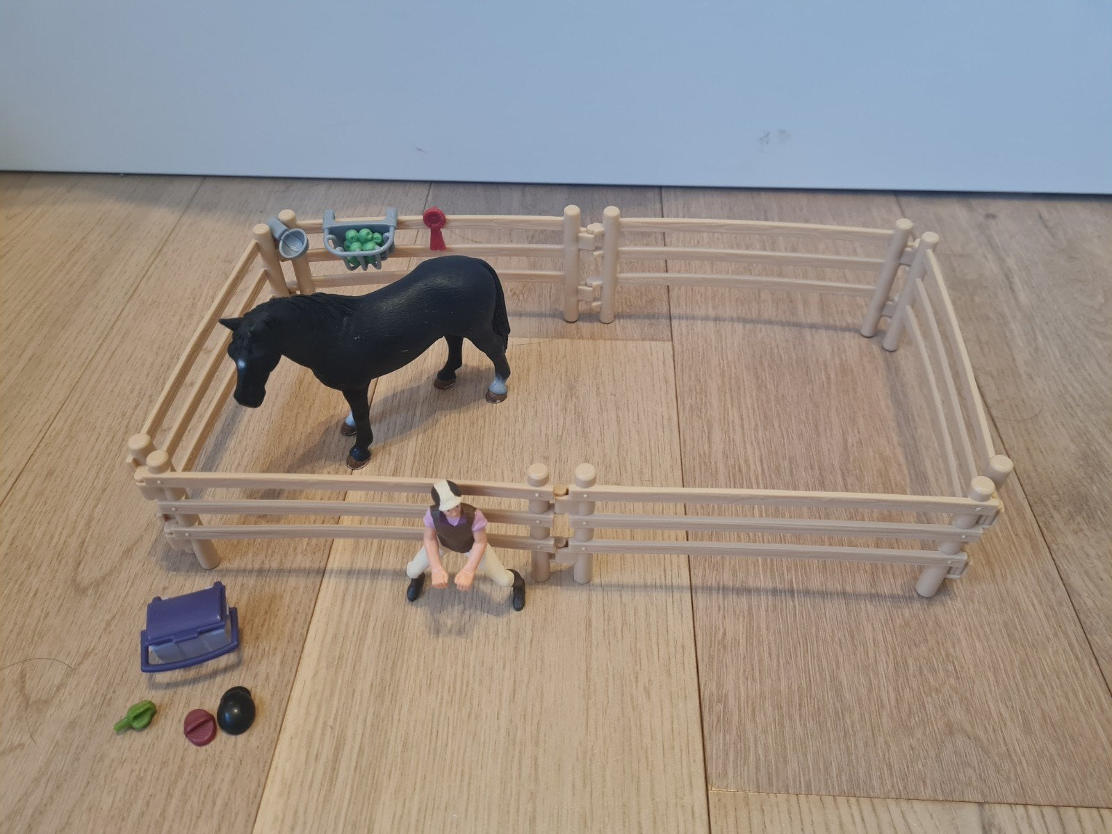 schleich paddock