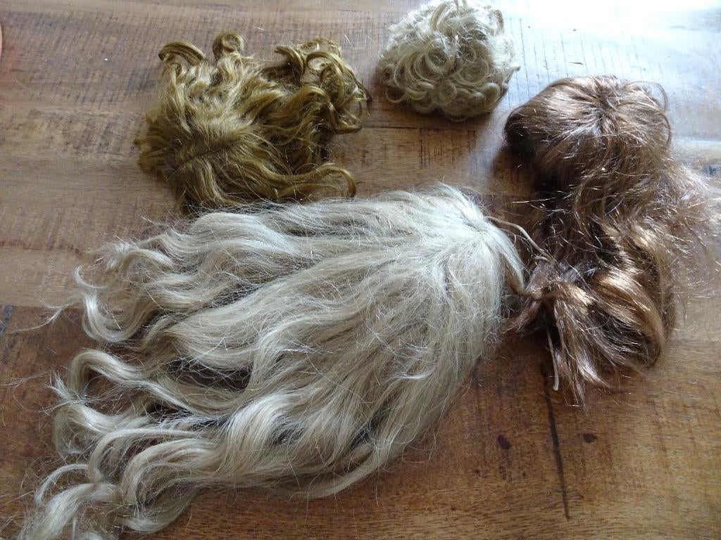 4 pruiken voor poppen, Ophalen of Verzenden