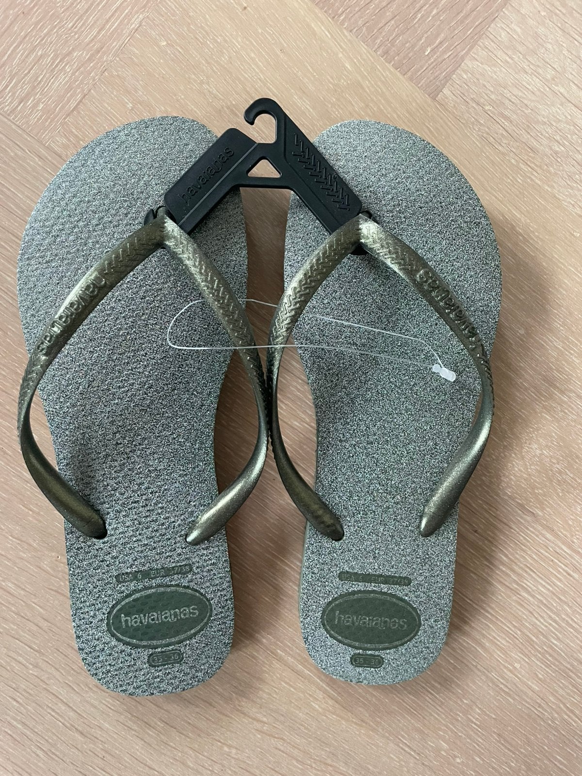 Nieuw: Havaianas slippers Slim Gloss FC maat 35, Meisje, Overige typen, Nieuw, Ophalen of Verzenden