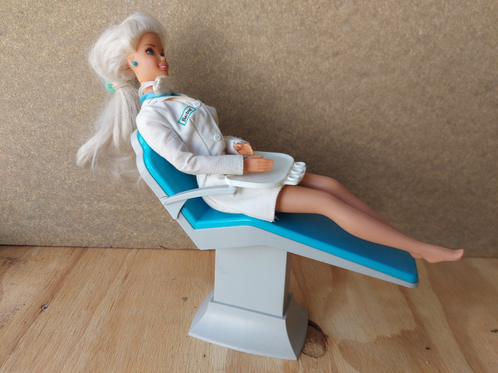 Vintage Barbie tandarts met stoel en accessoires, Ophalen of Verzenden, Gebruikt, Barbie