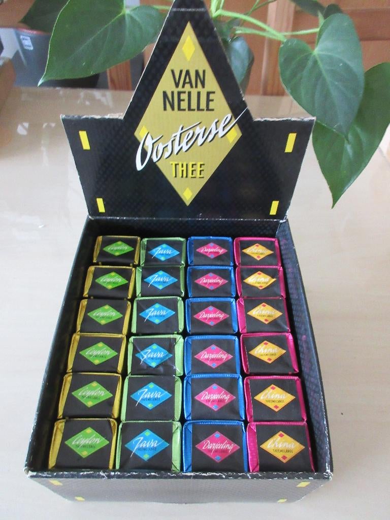 Van Nelle doos met 24 volle pakjes Oosterse thee uit 1988., Ophalen of Verzenden, Zo goed als nieuw, Verpakking