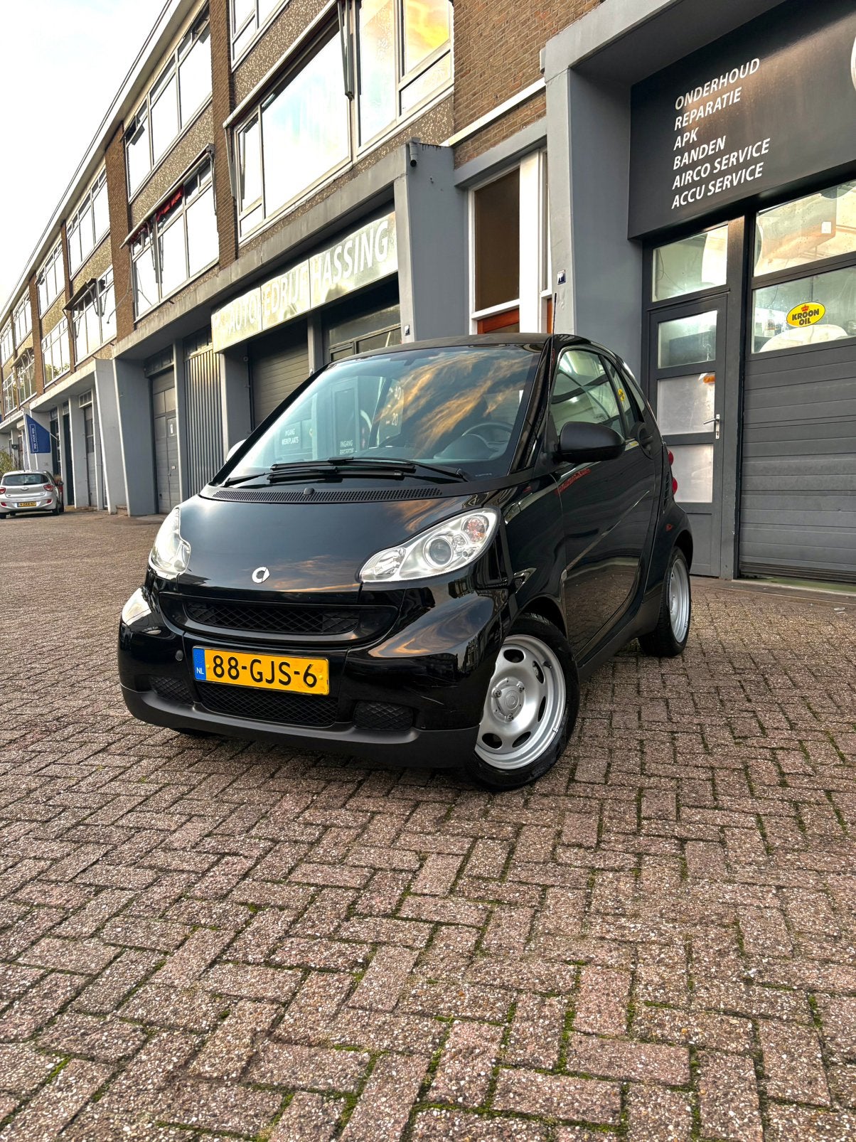 Smart ForTwo 1.0 45KW Coupe MHD AUT 2008 Zwart, Auto's, Achterwielaandrijving, 18 €/maand, 61 pk, Zwart