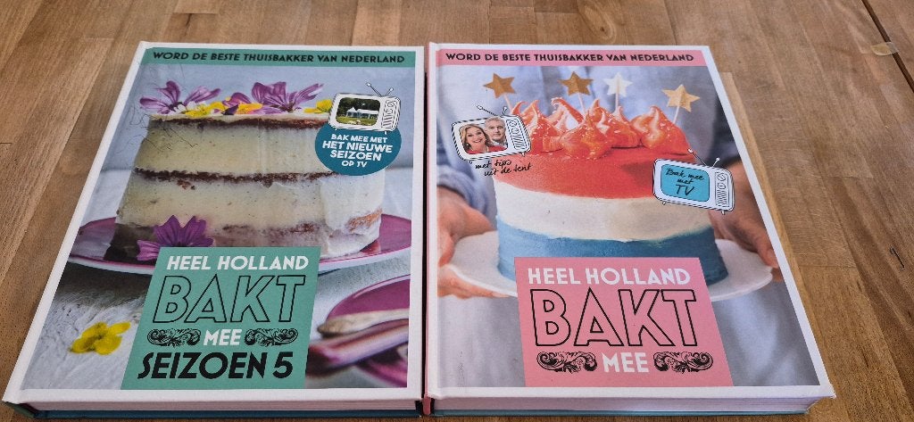 Twee kookboeken van Heel Holland Bakt Mee., Boeken, Ophalen of Verzenden, Zo goed als nieuw, Nederland en België, Taart, Gebak en Desserts