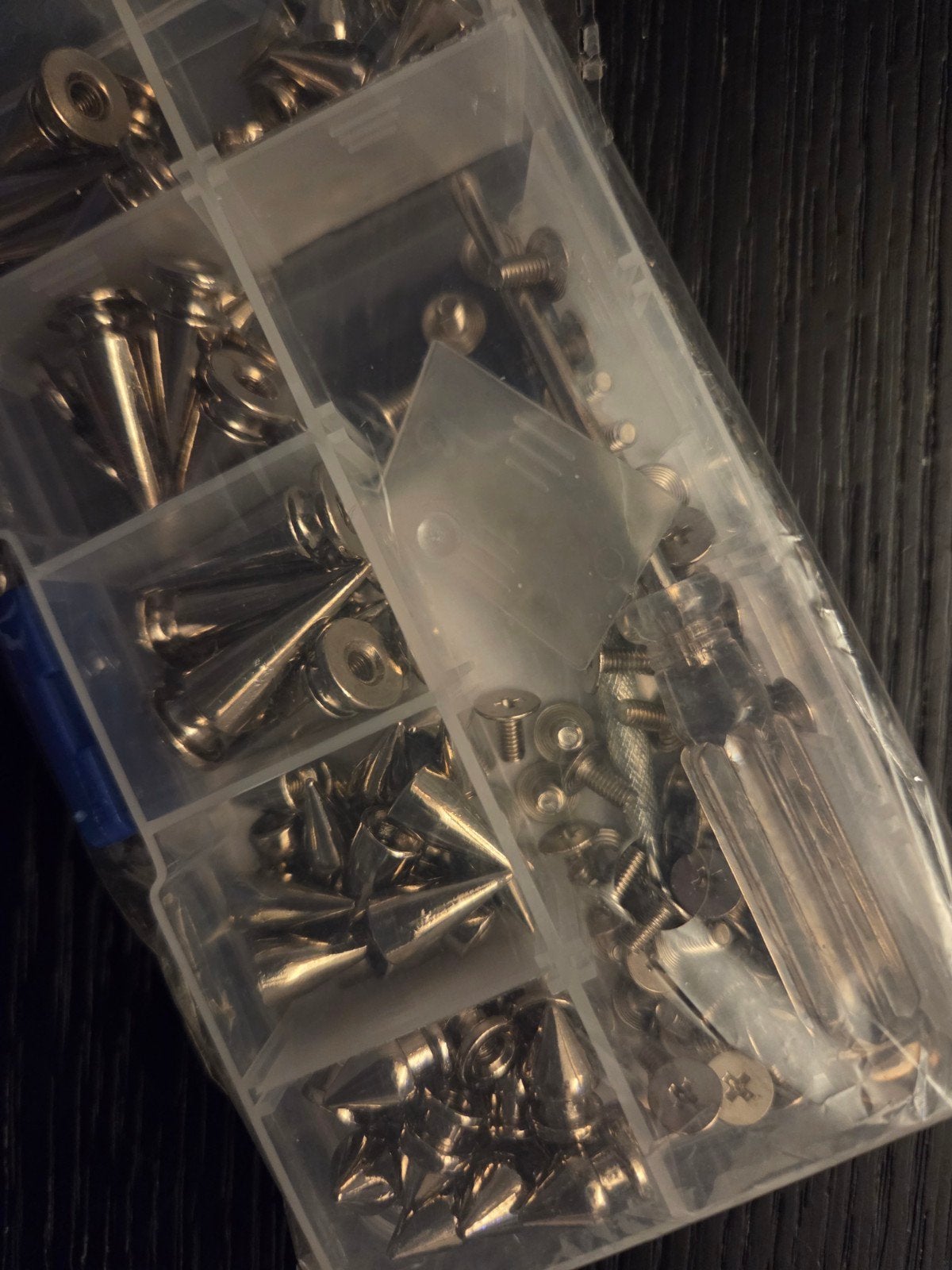 DIY Punk Spikes Studs Set met Schroevendraaier en Priem, Ophalen of Verzenden, Nieuw, Overige applicaties