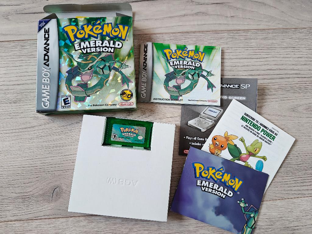 GBA - Pokemon Emerald - Compleet, Spelcomputers en Games, Gebruikt, Verzenden, 1 speler, Role Playing Game (Rpg)