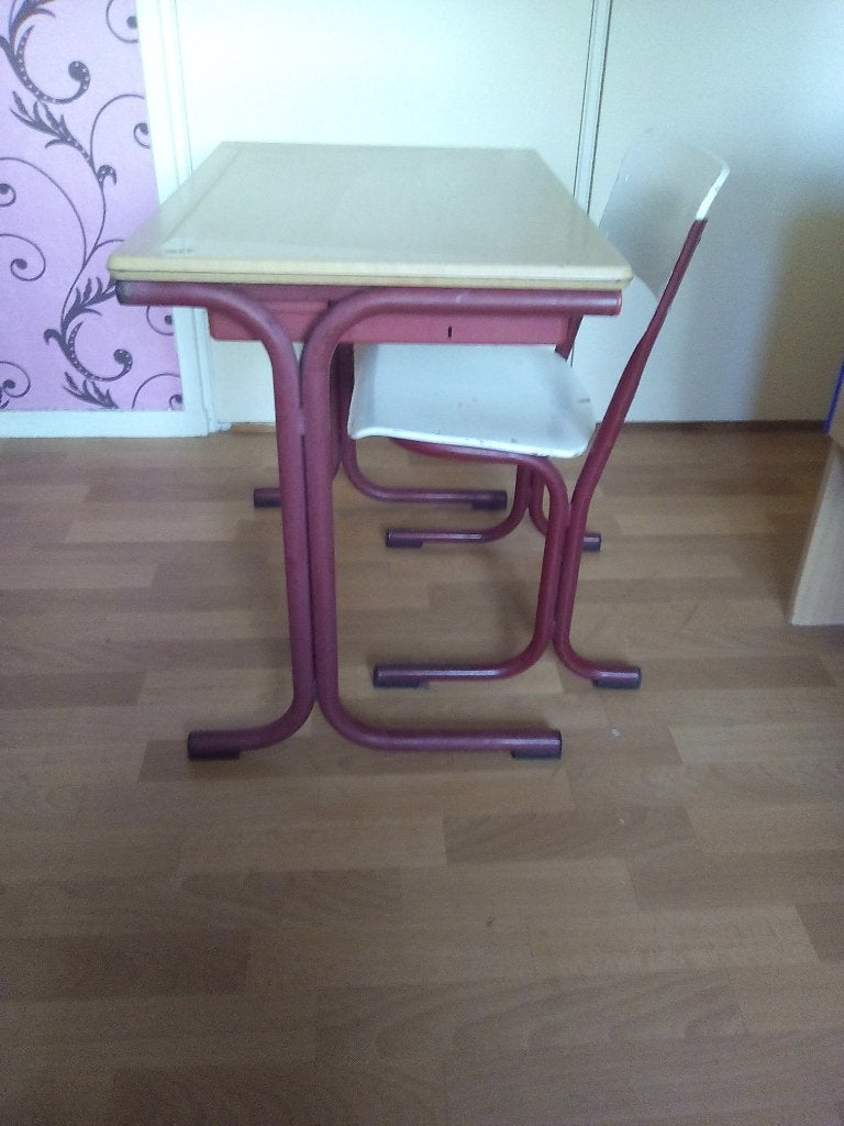 Gratis  Schooltafeltje plus stoeltje ., Antiek en Kunst, Curiosa en Brocante, Ophalen